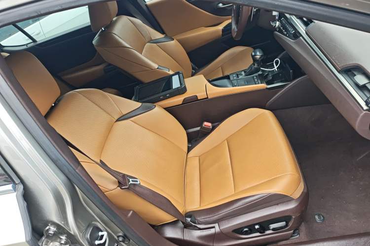 Used Lexus ES 2020 200 Excellence Edition