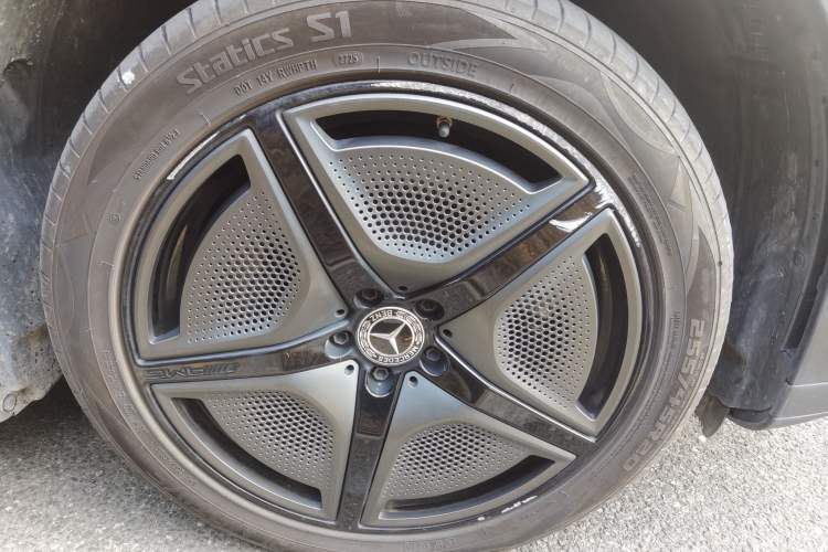 Used Mercedes-Benz EQE SUV 2023 500 4MATIC Special Edition Right Front Wheel Hub