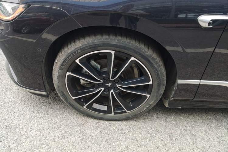 Used VOYAH PASSION 2024 PHEV Four-Wheel Drive Ultra-Long Range Flagship Model Exterior 4