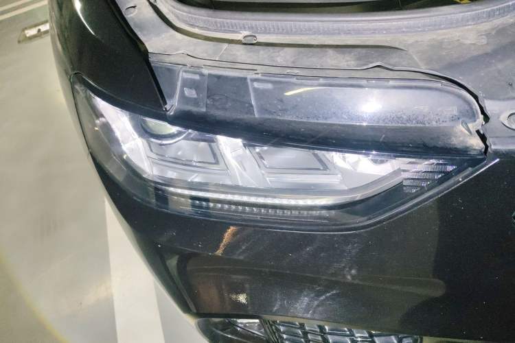 Used Wey VV5 2017 2.0T Ultra-Luxury Version
