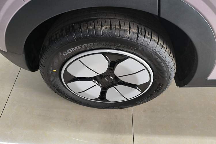 Used Geely Galaxy Geome 2026 Model 310km Youth Edition Right Rear Wheel Hub