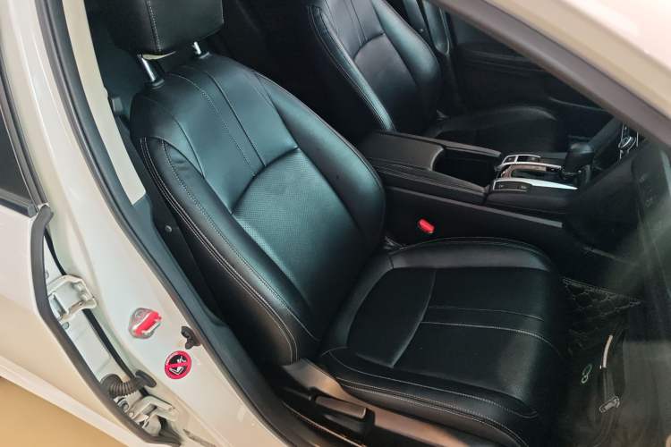 Used Honda Civic 2016 220TURBO CVT Luxury Edition Right Front Seat