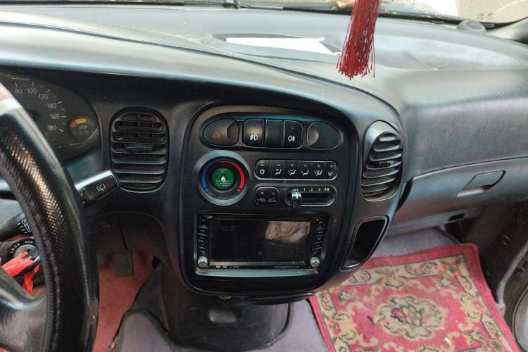 Used JAC Group Refine 2012 1.8L Shuttle Long-Wheelbase Standard Version