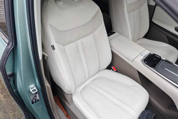 Used SAIC MAXUS Dajia 7 2023 – Alpine 7-Seater Version