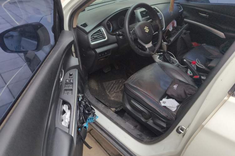 Used Suzuki S-Cross 2014 1.6L CVT Two-Wheel Drive Elite Version
