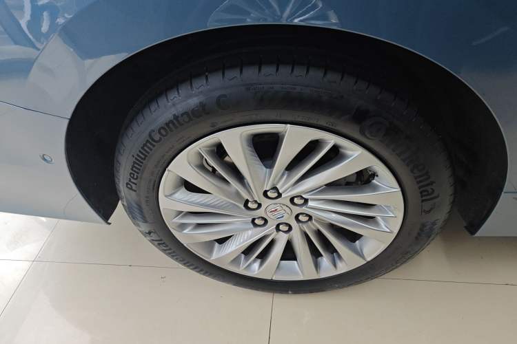 Used Buick Century 2023 2.0T Seven-Seater Yinshi Edition Right Rear Wheel Hub