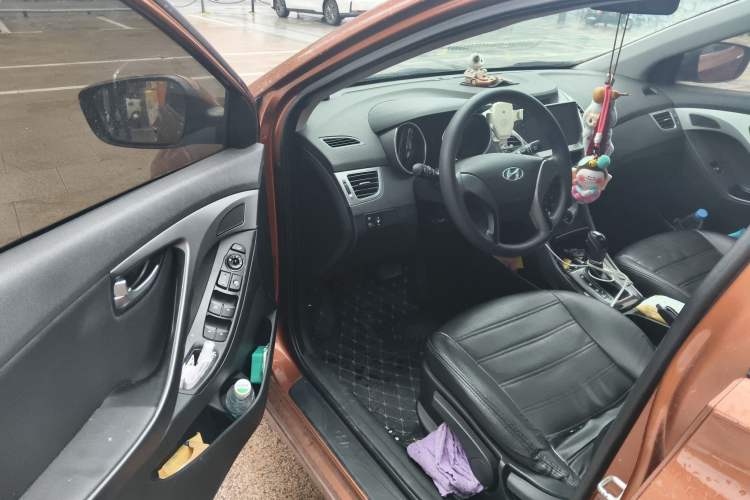 Used Hyundai Elantra (5th Generation / Langdong) 2015 1.6L Automatic Leading Model