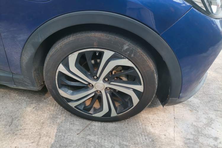 Used Hongqi E-HS3 2019 Zhilian Qiyue Two-Wheel Drive Version Right Front Wheel Hub