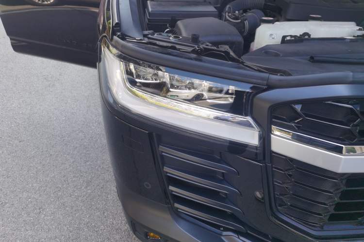 Used Toyota Land Cruiser 2023 Toyota Land Cruiser 3500 3.5T GXR with 18-inch Wheels 8 Airbags and Sunroof – Middle East Version
