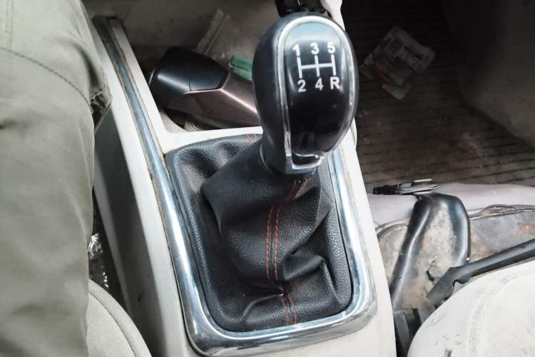 Used Jinbei New Hiace X30L 2018 1.5L Box Truck Wealth Edition DLCG14