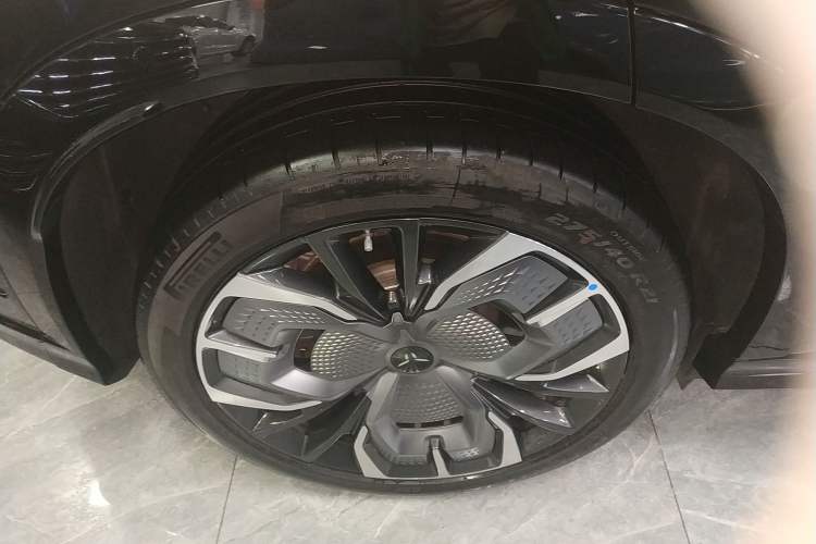 Used Hongqi Tiangong 08 2025 680 Ultra Four-Wheel-Drive Version
