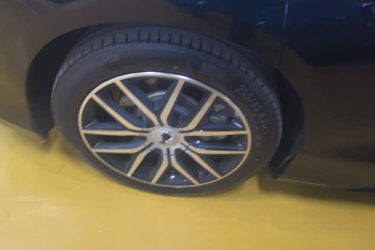 Used Denza Z9 2024 1100 km Four-Wheel Drive Max Version