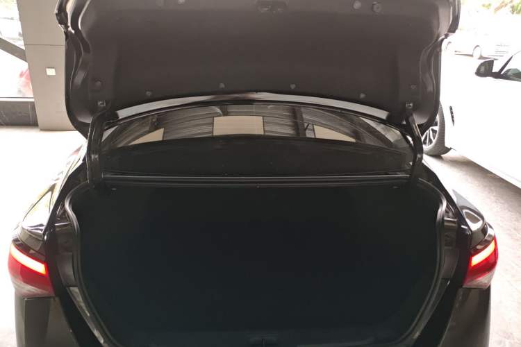 Used Nissan Sylphy 2023 1.6L CVT Black Gold Edition