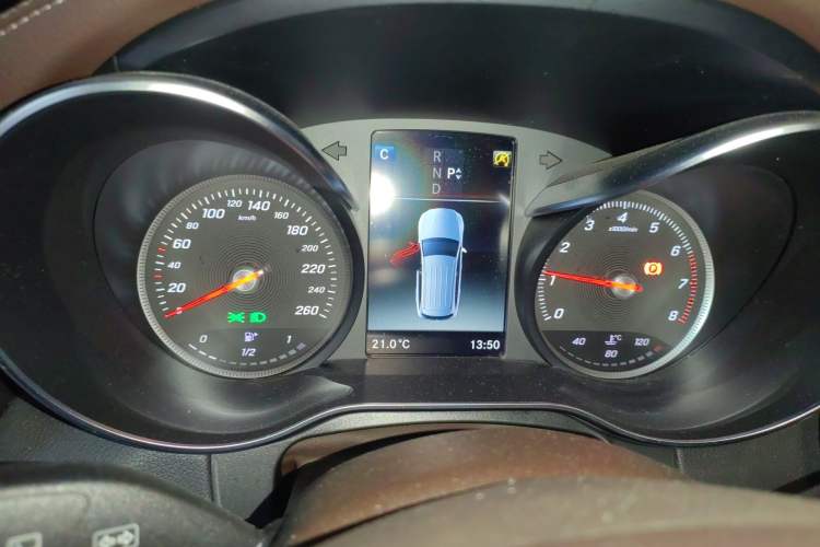 Used Mercedes-Benz GLC 2018 Facelift GLC 260 4MATIC Luxury Edition Instrument Cluster