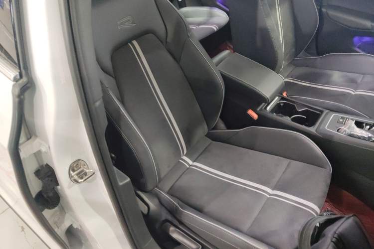 Used Volkswagen Golf 2024 280TSI DSG R-Line 50th Anniversary Edition
