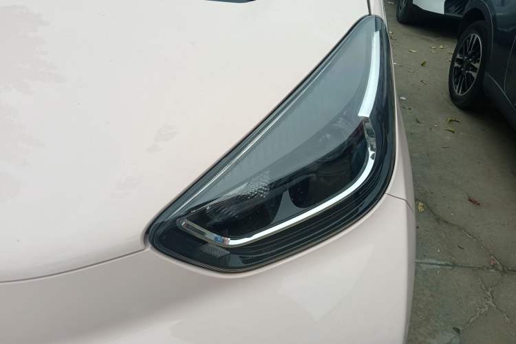 Used Chery QQ Little Ant 2022 Restyled Version Sweet Pink Edition Half-Sugar Version 28.8 kWh 30 kW 301 km Left Front Headlight