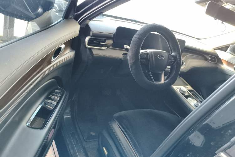 Used Ford Equator 2021 EcoBoost 225 Premier 6-Seater Interior 3