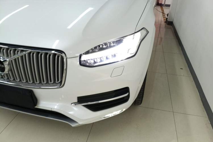 Used Volvo XC90 2018 T6 Prestige 7-Seater Left Front Headlight