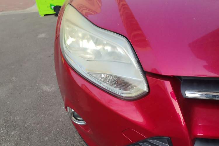 Used Ford Focus 2012 Sedan 1.6L Automatic Fashion Edition
