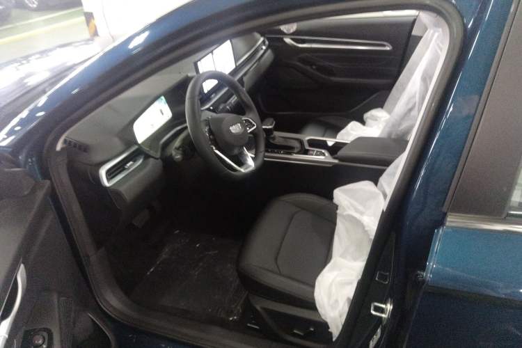 Used Geely Auto Emgrand 2026 Model 4th Generation 4 Millionth Anniversary Edition 1.5L CVT Feiyue Edition