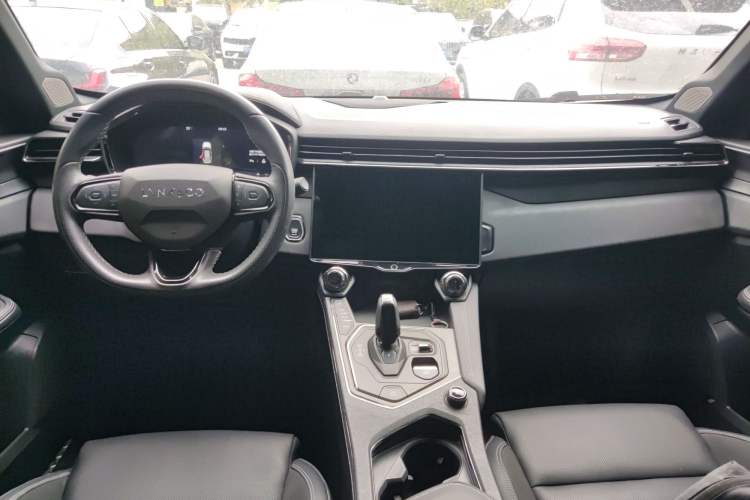 Used Lynk & Co 01 2023 1.5TD EM-F PM Center Console