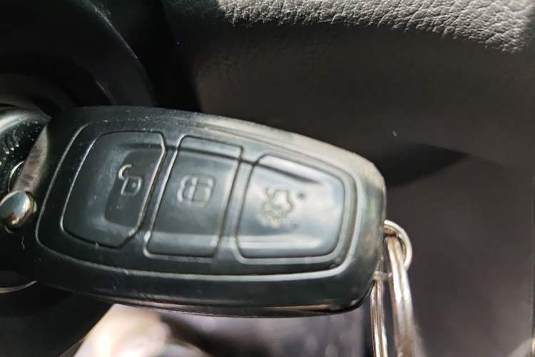 Used Ford Focus 2012 Hatchback 1.6L Manual Comfort Model Vehicle Key