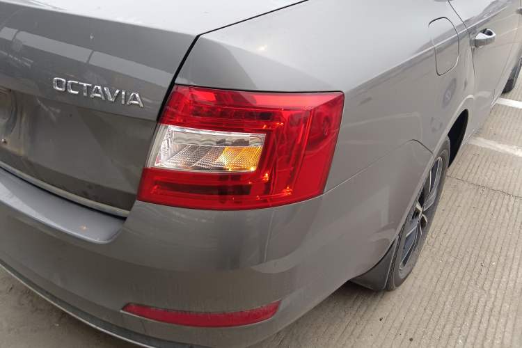 Used Skoda Octavia 2017 1.6L Automatic Smart Drive Edition
