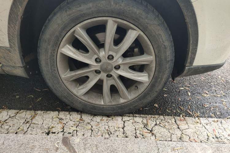 Used Haval H7 2016 Blue-Label H7 2.0T Automatic Luxury Model Right Front Wheel Hub