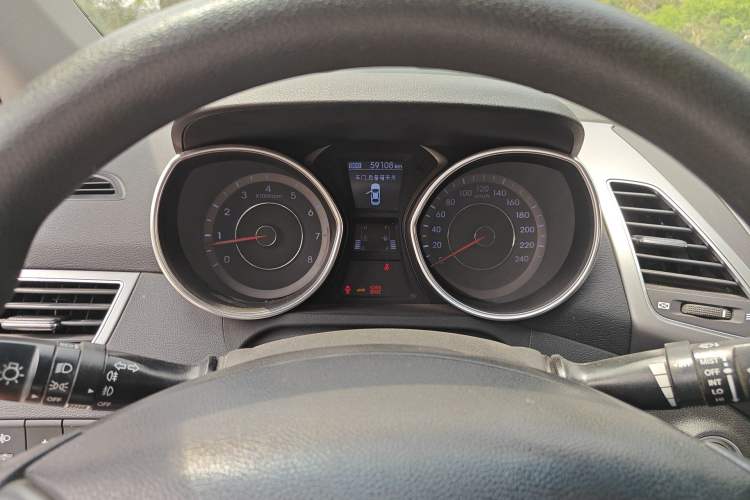 Used Hyundai Elantra (5th Generation / Langdong) 2016 1.6L Manual Luxury Model