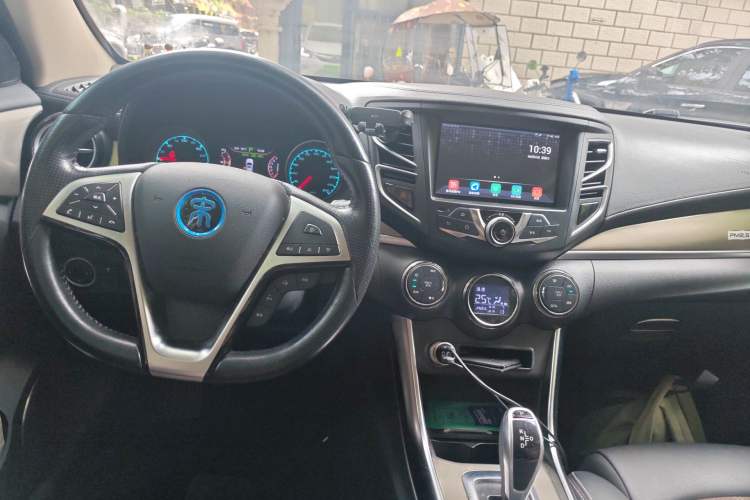 Used BYD Song New Energy 2017 Song DM 1.5TID All-Wheel Drive Luxury Model
