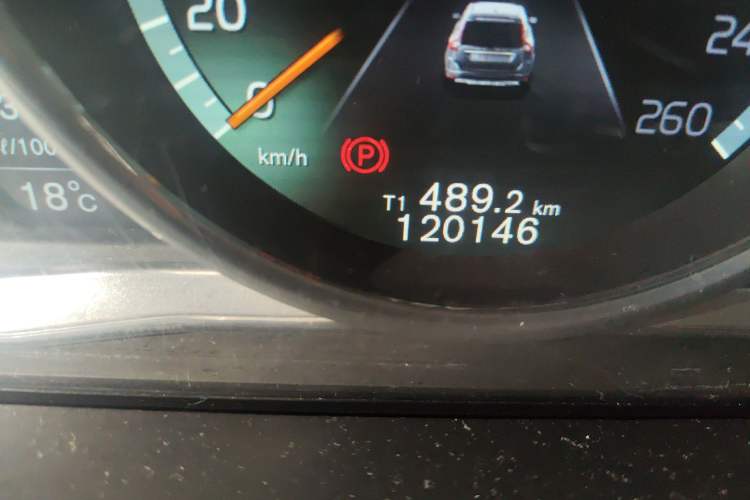 Used Volvo XC60 2016 T5 AWD Zhiyuan Edition Odometer Close Up