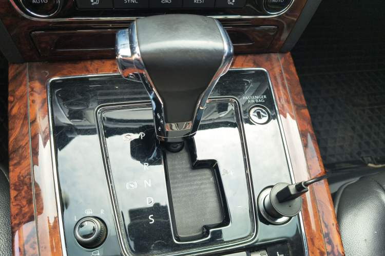 Used Volkswagen Phaeton 2014 3.0L Business Model
