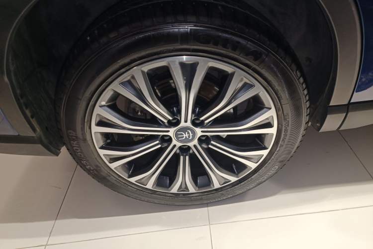 Used BYD Song Pro New Energy 2022 DM-i 110km Flagship Pro Model Right Rear Wheel Hub