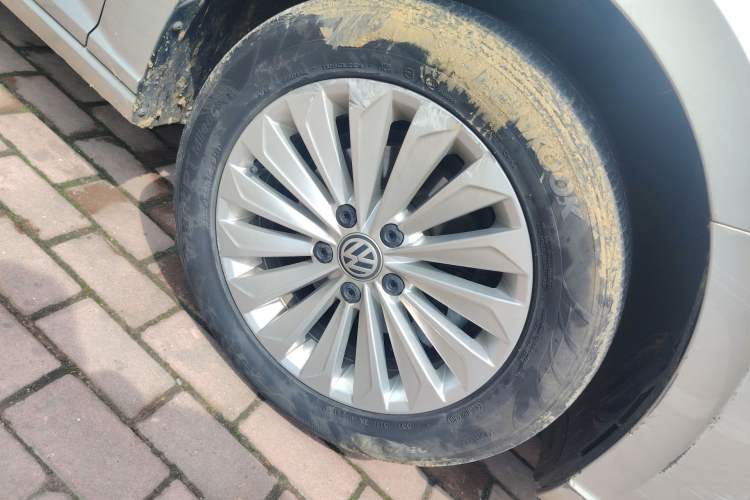 Used Volkswagen Lavida 2018 1.5L Automatic Comfort Edition China V Standard Right Front Wheel Hub