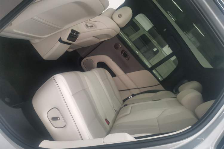 Used Li Auto Li Auto i6 2025 Model Two-Wheel-Drive Standard Type
