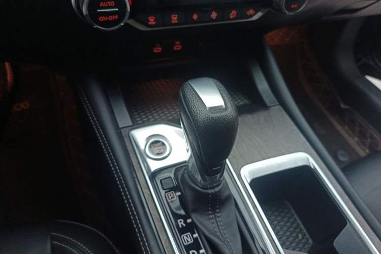 Used Nissan Teana 2022 2.0L XL-TLS Enjoyment Edition Gear Lever