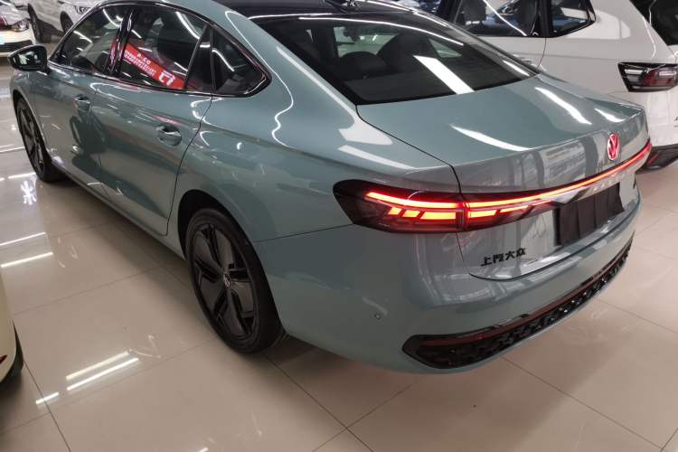 Used Volkswagen Passat 2025 Pro 380TSI Starry Dragon Luxury Edition
