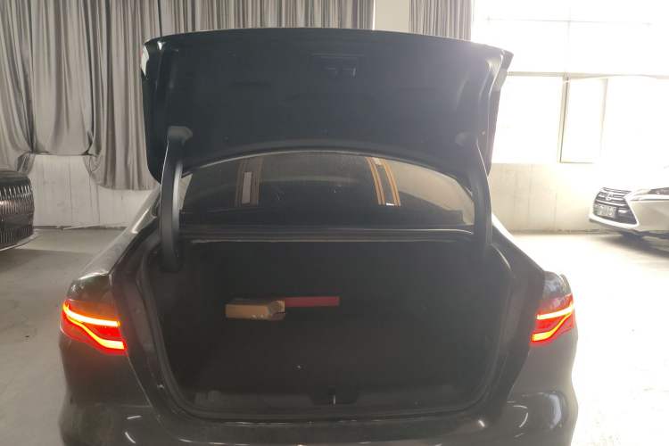 Used Jaguar XEL 2020 2.0T 200PS R-DYNAMIC Youth Sports Edition