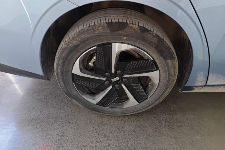 Used Geely Galaxy L6 2025 EM-i 140km Starship Edition