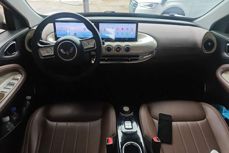 Used Wuling Bingo 2023 410 km Lingxi Deluxe Edition Center Console