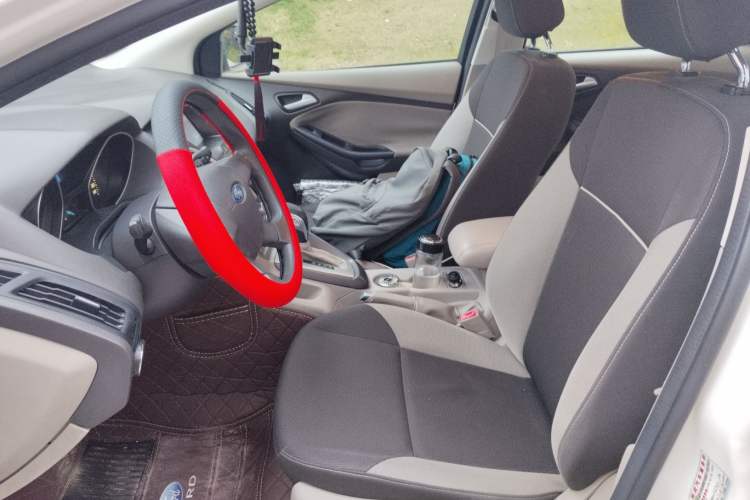 Used Ford Focus 2012 Sedan 1.6L Automatic Comfort Model
