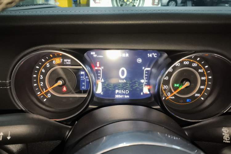 Used Jeep Wrangler 2019 2.0T Sahara Four-Door Version China VI Emission Standard