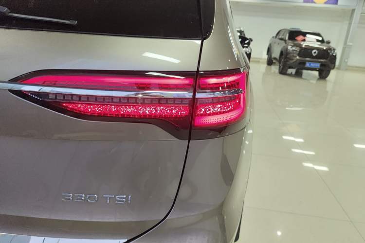 Used Volkswagen Viloran 2020 330TSI Luxury Edition
