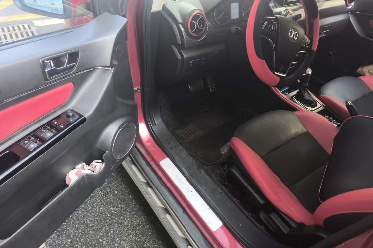 Used BAIC Senova X25 2015 1.5L Automatic Elite Model Driver Seat