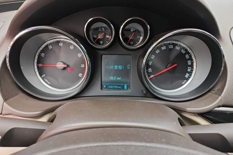 Used Buick Regal 2014 2.0L Leading Fashion Edition Instrument Cluster
