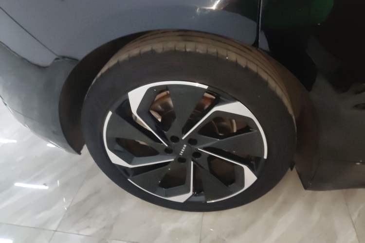 Used Zeekr 001 2023 WE Edition 86 kWh Right Rear Wheel Hub