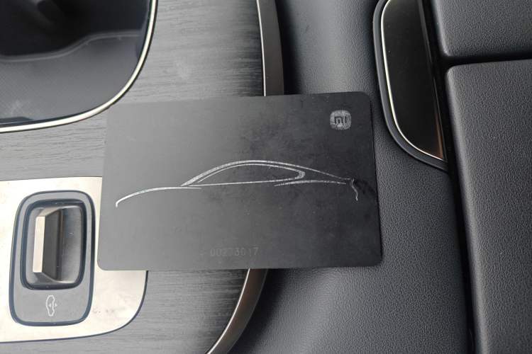 Used Xiaomi Auto SU7 2024 Four-Wheel Drive Ultra-Long Range Advanced Intelligent Driving Max Edition
