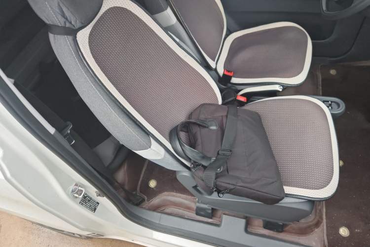 Used Wuling Hongguang MINIEV 2022 Macaron Premium Model – Lithium Iron Phosphate Right Front Seat