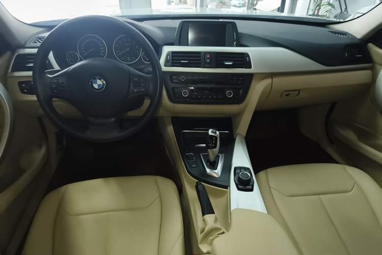 Used BMW 3 Series 2014 320Li Fashion Model
