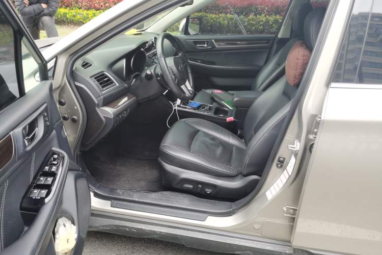 Used Subaru Outback 2016 2.5i Luxury Navigation Edition Driver Seat